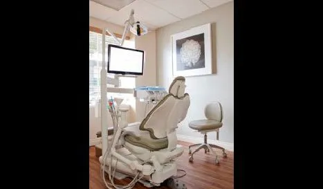 Pasadena Endodontist Office: Patient Treatment station